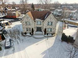 8 Av. des Caryers  Beaconsfield, QC H9W 6G9