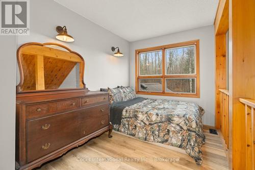 621 Chapman Strong Road, Strong, ON - Indoor Photo Showing Bedroom