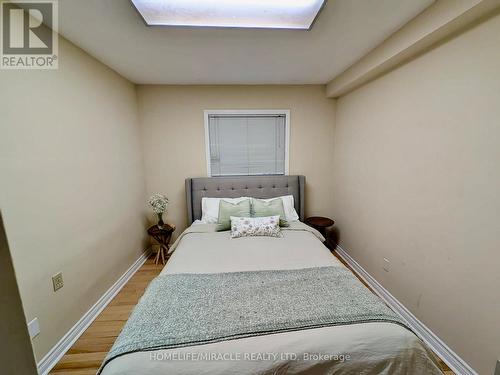 Ground Floor Unit - 515 Louis Drive, Mississauga, ON - Indoor Photo Showing Bedroom