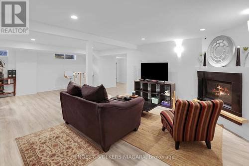 2459 Noella Crescent, Niagara Falls (Casey), ON - Indoor With Fireplace