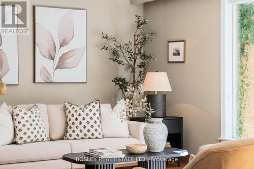 25 Ayre Point Road, Toronto, ON - Indoor Photo Showing Living Room
