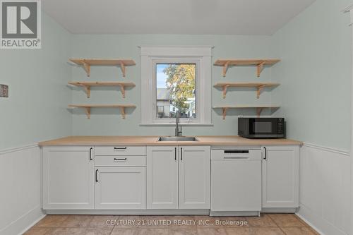 16 Locust Street, Welland (Prince Charles), ON - Indoor