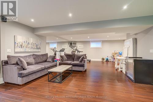1487 Myron Drive, Mississauga, ON - Indoor Photo Showing Living Room