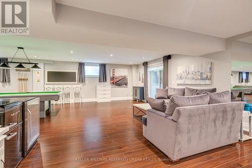 1487 Myron Drive, Mississauga, ON - Indoor Photo Showing Living Room
