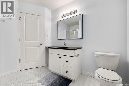 354 Ottawa Street, Regina, SK - Indoor Photo Showing Bathroom