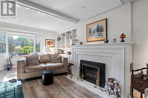 32 St Andrew Street S, St. Marys, ON - Indoor Photo Showing Living Room With Fireplace