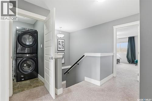 17 600 Maple Crescent, Warman, SK - Indoor Photo Showing Laundry Room