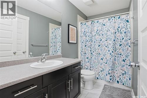 17 600 Maple Crescent, Warman, SK - Indoor Photo Showing Bathroom