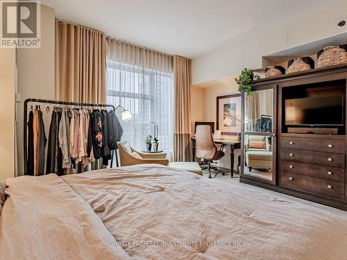 2005 - 1 King Street W, Toronto, ON - Indoor Photo Showing Bedroom