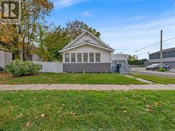 12 VICTORIA  Leamington, ON N8H 2W3