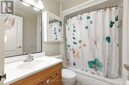 590 Tenth Street, Collingwood, ON - Indoor Photo Showing Bathroom