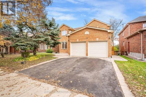24 WHALEN COURT  Richmond Hill, ON L4C 9T4