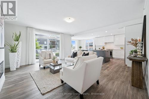 102 - 99A Farley Road, Centre Wellington (Fergus), ON - Indoor Photo Showing Living Room