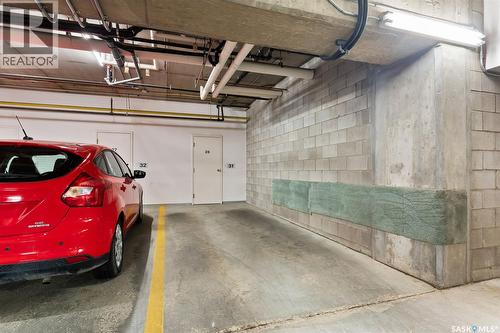 323 2330 Hamilton Street, Regina, SK - Indoor Photo Showing Garage