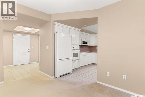 323 2330 Hamilton Street, Regina, SK - Indoor Photo Showing Kitchen
