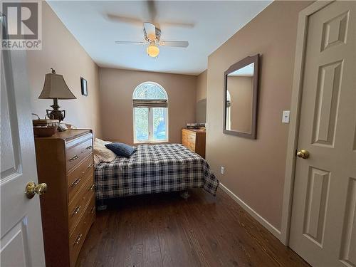 314 Perry Ave, Killarney, ON - Indoor Photo Showing Bedroom