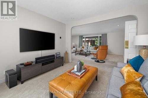 100 Bay Breeze Street, Prince Edward County (Ameliasburg Ward), ON - Indoor Photo Showing Living Room