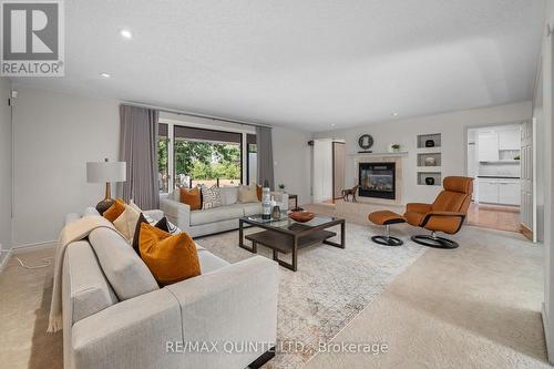 100 Bay Breeze Street, Prince Edward County (Ameliasburg Ward), ON - Indoor Photo Showing Living Room