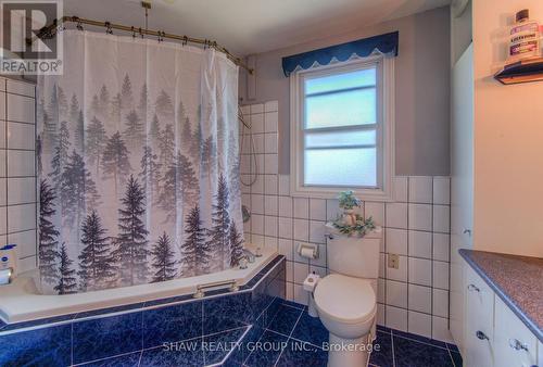495 Melvin Avenue, Hamilton, ON - Indoor Photo Showing Bathroom
