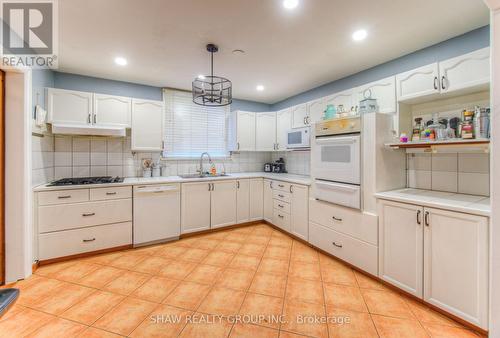 495 Melvin Avenue, Hamilton, ON - Indoor Photo Showing Kitchen