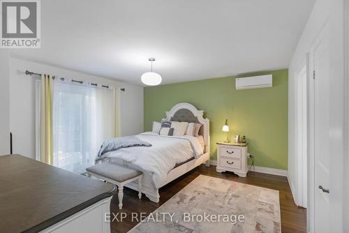 87 Tutela Heights Road, Brant, ON - Indoor Photo Showing Bedroom