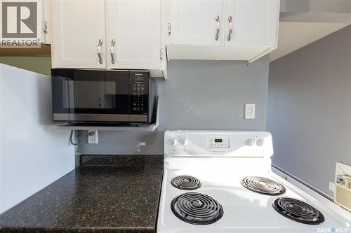 24 3809 Luther Place E, Saskatoon, SK - Indoor Photo Showing Kitchen