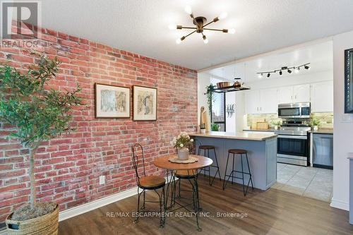 701 - 432 Main Street, Hamilton, ON - Indoor Photo Showing Kitchen
