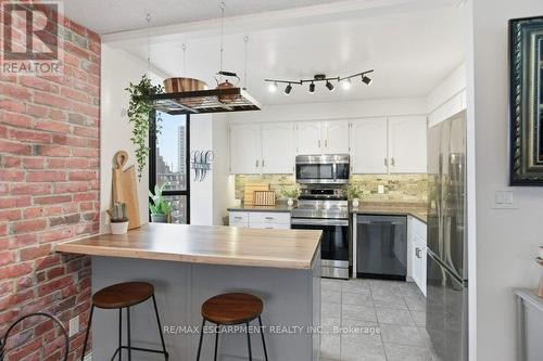 701 - 432 Main Street, Hamilton, ON - Indoor Photo Showing Kitchen With Stainless Steel Kitchen