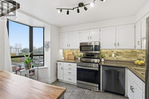 701 - 432 Main Street, Hamilton, ON - Indoor Photo Showing Kitchen