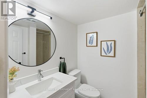 701 - 432 Main Street, Hamilton, ON - Indoor Photo Showing Bathroom