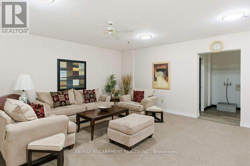701 - 432 Main Street, Hamilton, ON - Indoor Photo Showing Living Room