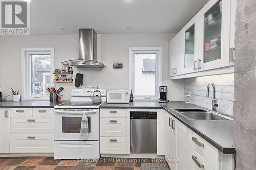 7 Fair Street, Collingwood, ON - Indoor Photo Showing Kitchen With Double Sink