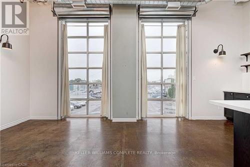 202 - 11 Rebecca Street E, Hamilton, ON - Indoor Photo Showing Other Room