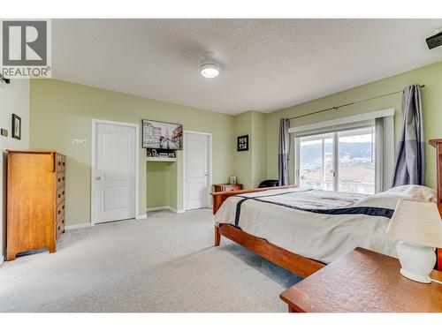 274 Country Estate Place, Vernon, BC - Indoor Photo Showing Bedroom