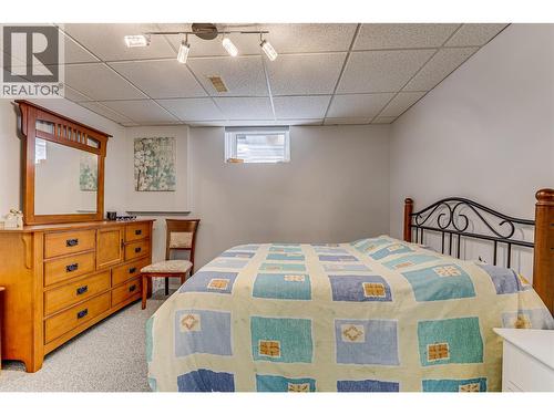 274 Country Estate Place, Vernon, BC - Indoor Photo Showing Bedroom
