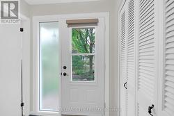 Foyer with tile floor - 