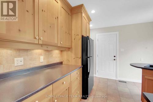 26 Jackson Court, Ottawa, ON - Indoor Photo Showing Kitchen