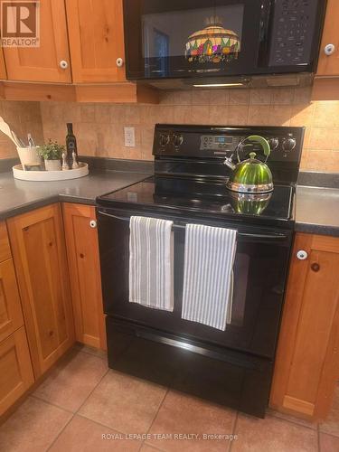 26 Jackson Court, Ottawa, ON - Indoor Photo Showing Other Room