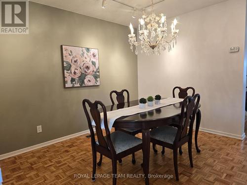 26 Jackson Court, Ottawa, ON - Indoor Photo Showing Dining Room