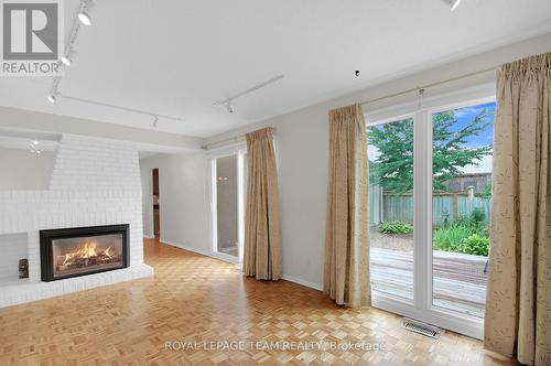 26 Jackson Court, Ottawa, ON - Indoor With Fireplace