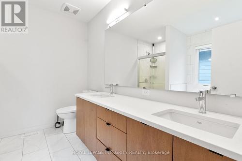 532 Tenor Ridge, Ottawa, ON - Indoor Photo Showing Bathroom