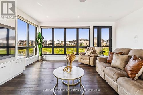 1429 Medway Park Drive, London North (North S), ON - Indoor Photo Showing Living Room