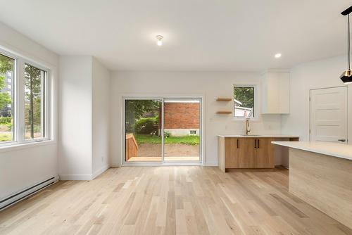 Salle à manger - 9320 Av. Becquet, Québec (La Haute-Saint-Charles), QC - Indoor