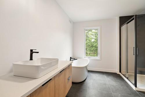 Salle de bains - 9320 Av. Becquet, Québec (La Haute-Saint-Charles), QC - Indoor Photo Showing Bathroom