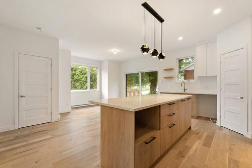 Cuisine - 9320 Av. Becquet, Québec (La Haute-Saint-Charles), QC - Indoor Photo Showing Kitchen