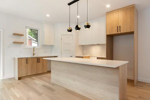 Cuisine - 9320 Av. Becquet, Québec (La Haute-Saint-Charles), QC - Indoor Photo Showing Kitchen