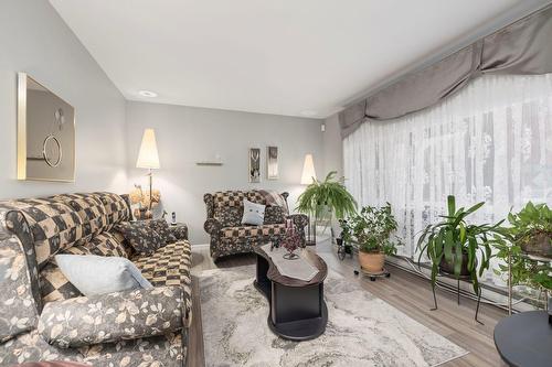 Salon - 257 7E Avenue, L'Île-Perrot, QC - Indoor Photo Showing Living Room