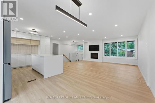 1856 Playfair Drive, Ottawa, ON - Indoor