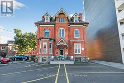 260 SOMERSET STREET W  Ottawa, ON K2P 0J6