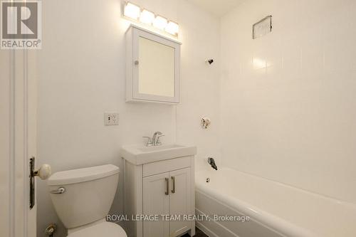 Unit 1 Bathroom - 260 Somerset Street W, Ottawa, ON - Indoor Photo Showing Bathroom